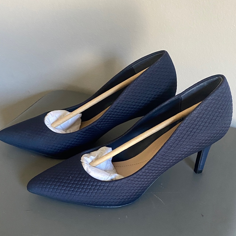 Aldo Dark Blue Textured Heels - Picture 2 of 5